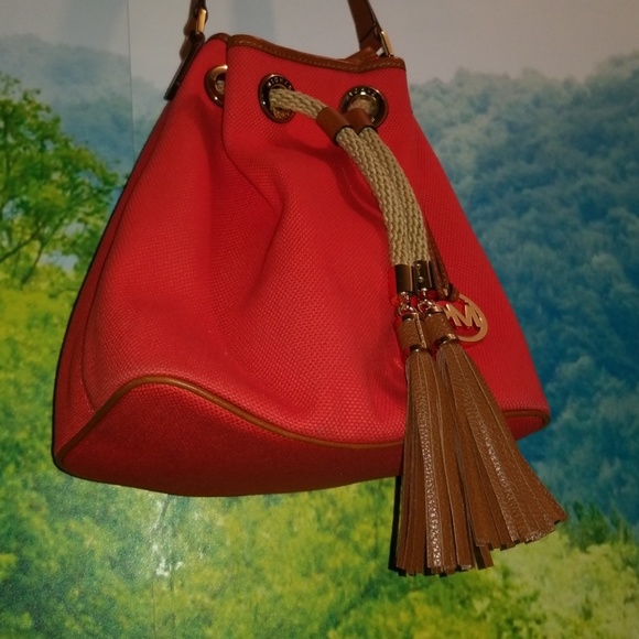 Michael Kors 🎈LIKE NEW🎈 Bucket Bag Red & Brown - Picture 2 of 8